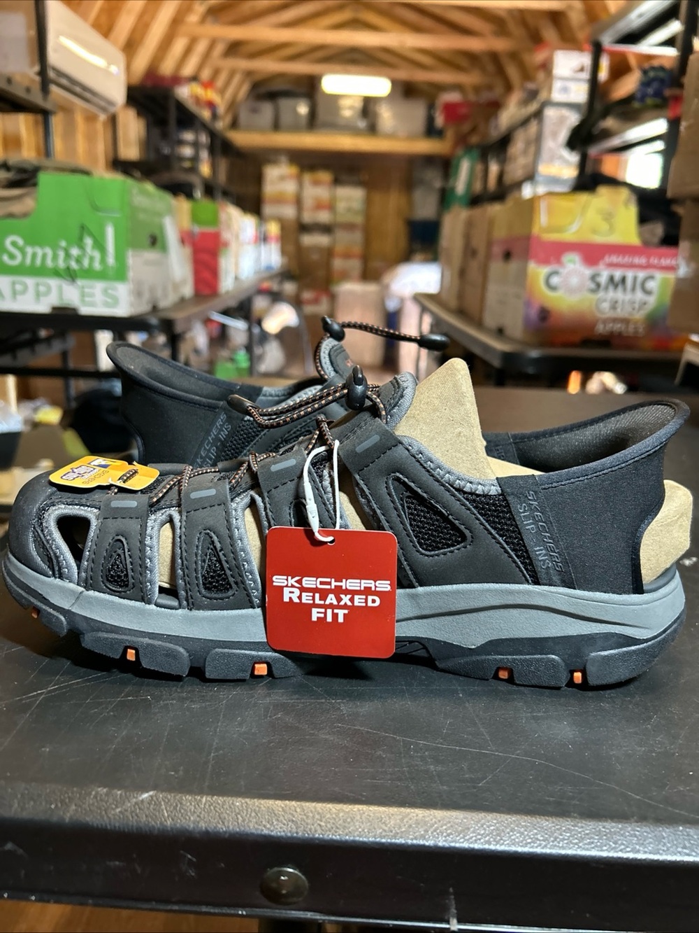 Skechers Men's Black and Tan Relaxed Fit Outdoor Sandal Size 9. No Box